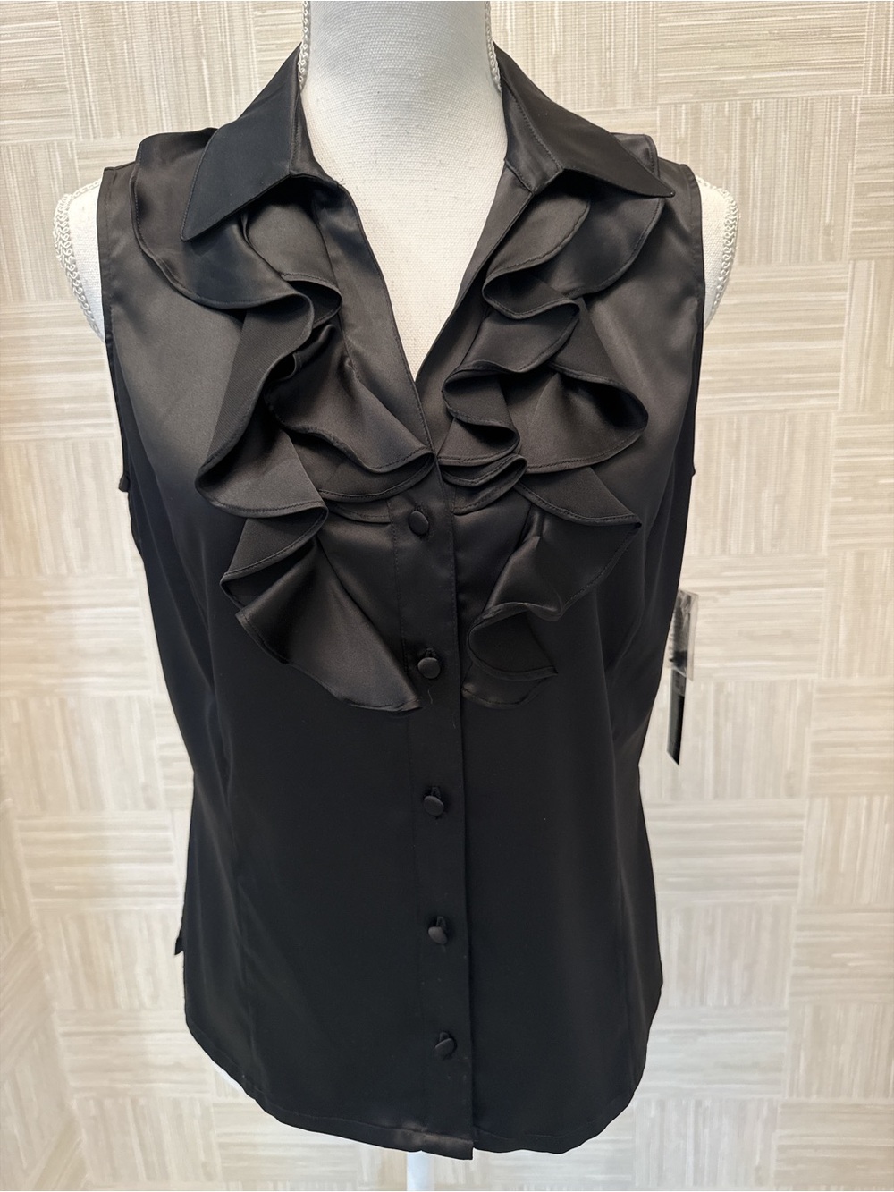 NWT Tahari Arthur S. Levine Black Satin Ruffle Blouse Sleeveless Blouse Size S
